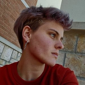 Meet your Posher, Avery